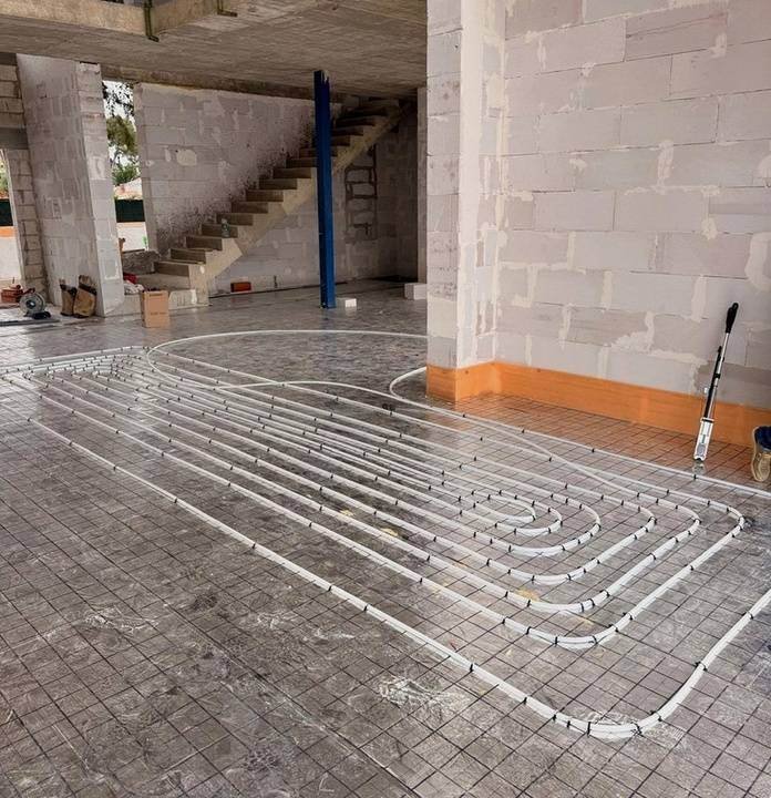 Installed underfloor heating circuits