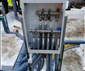 Outdoor manifold assembly